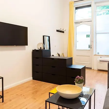 Spacious Two Br Plus Ac Plus Selfcheckin Berlin Exterior photo