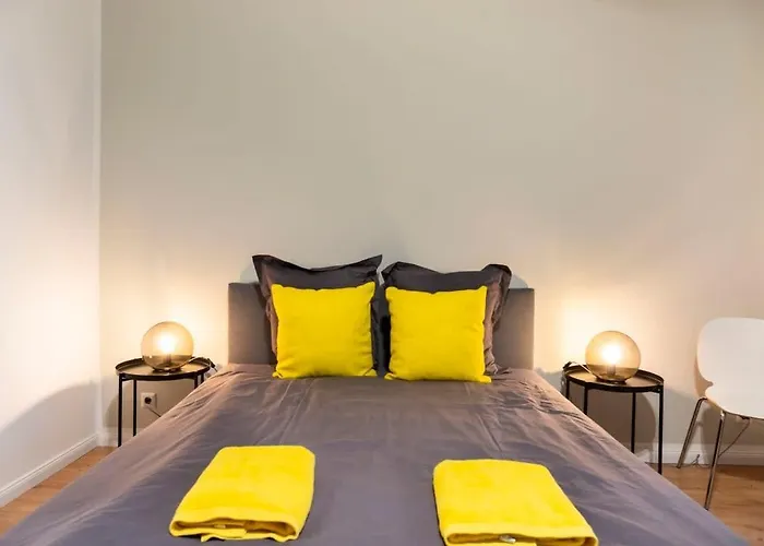 Spacious Two Br Plus Ac Plus Selfcheckin